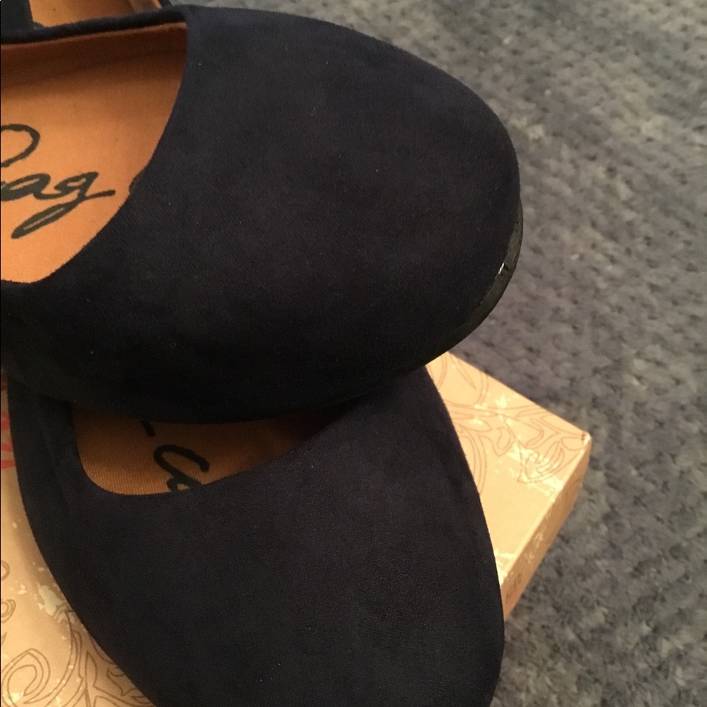 Shoes - Picture 4 of 4